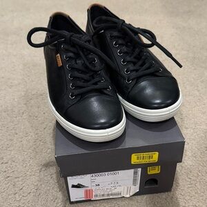 ECCO Women’s Black and White Sneakers Size 38